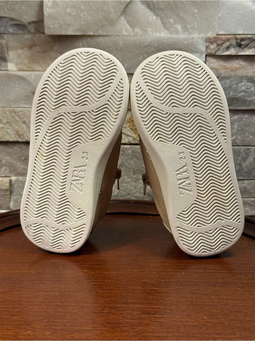 Kids Sz 7 Eur 23 Zara Monochrome Beige Textured Low-top W/ Zipper Sneaker Shoe